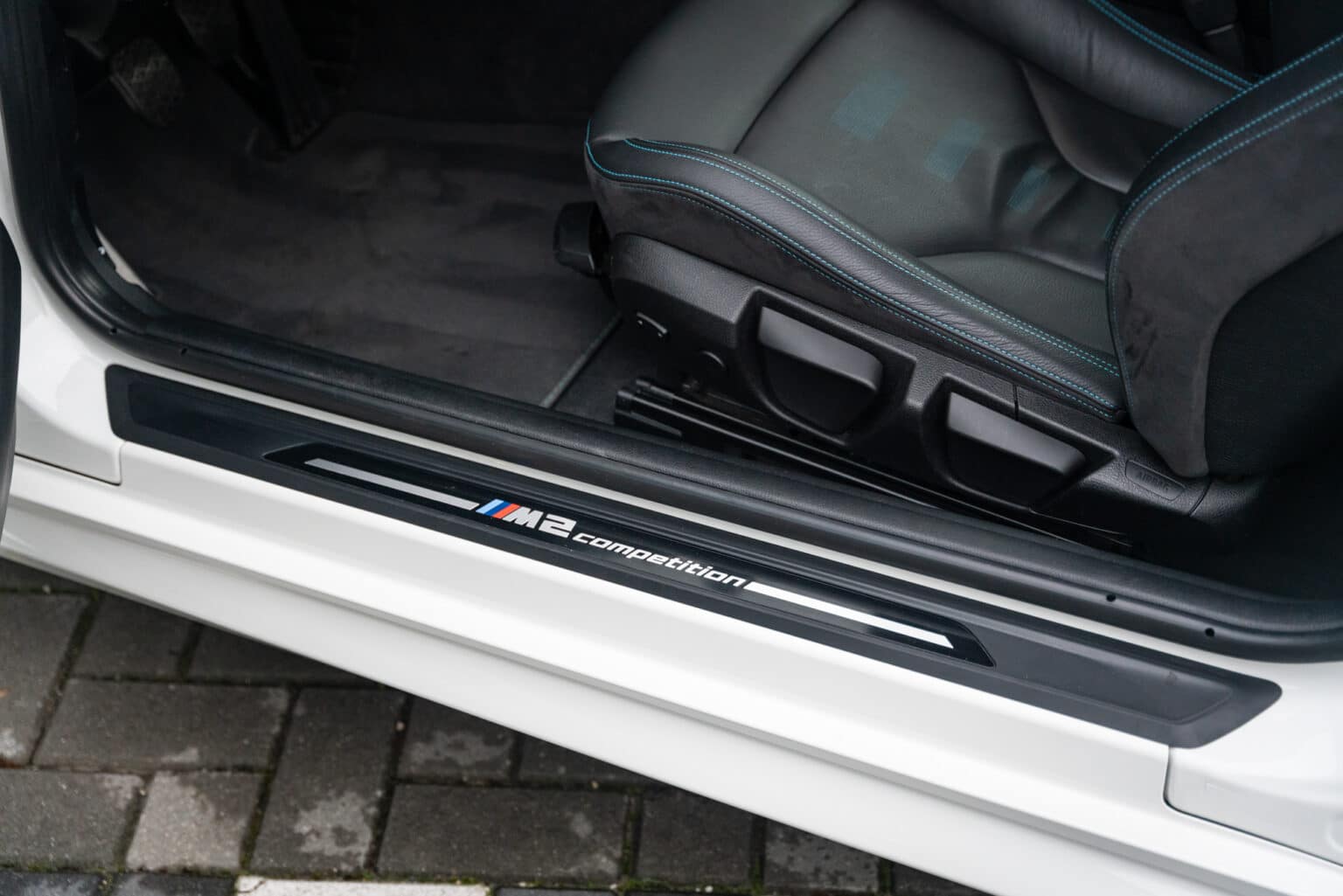 BMW M2 wit-25