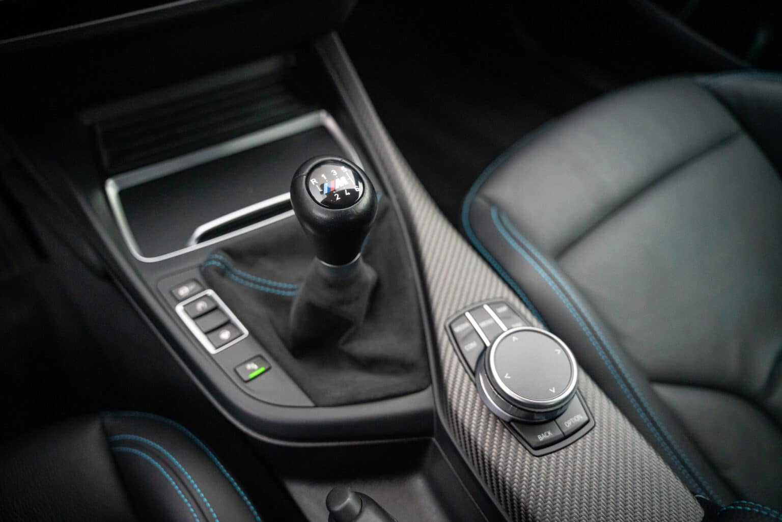 BMW M2 wit-29