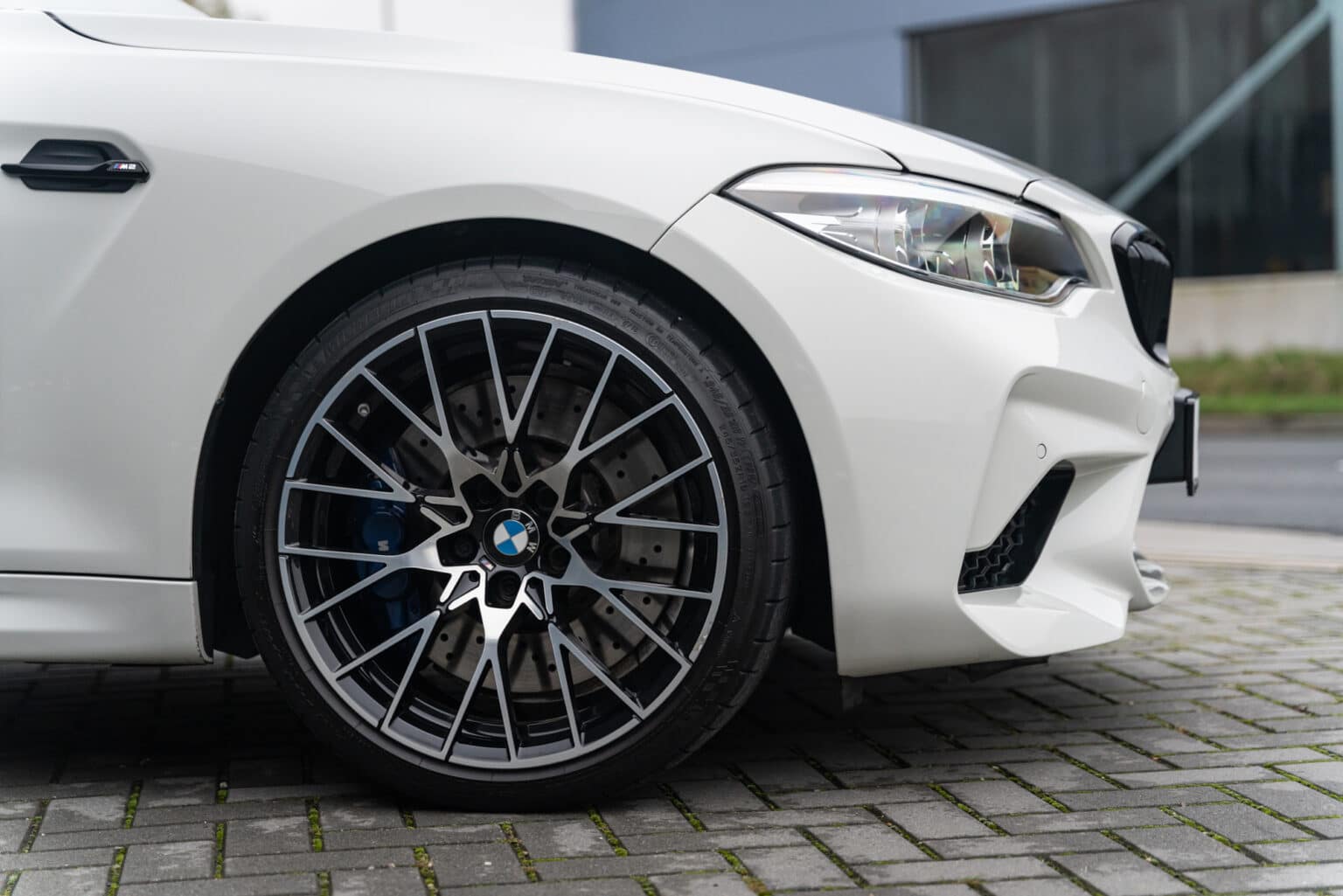 BMW M2 wit-8