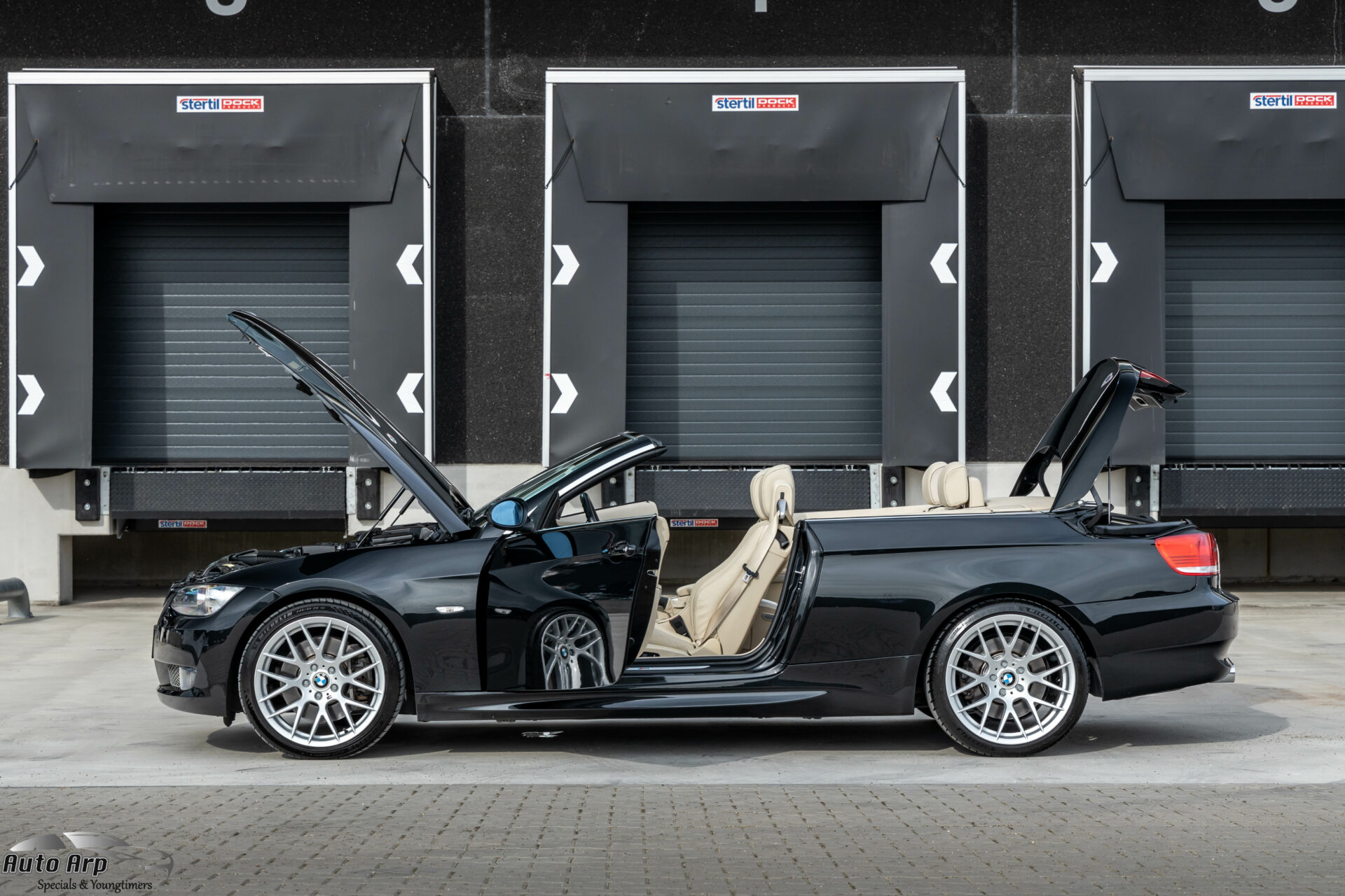 BMW E93 335i Cabrio Youngtimer in perfektem Zustand.