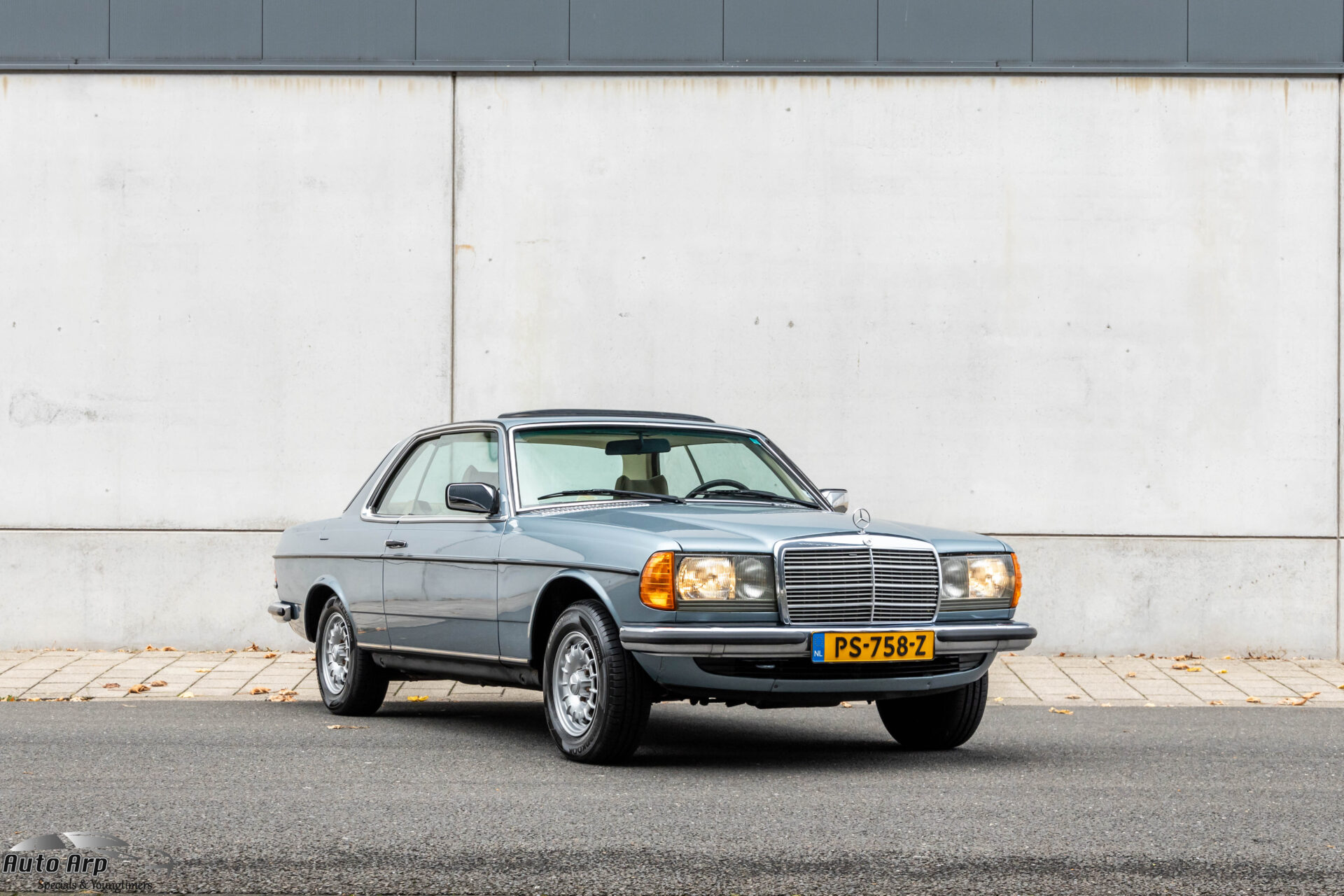 Mercedes W123 280 Coupé technisch perfecte staat | Auto Arp