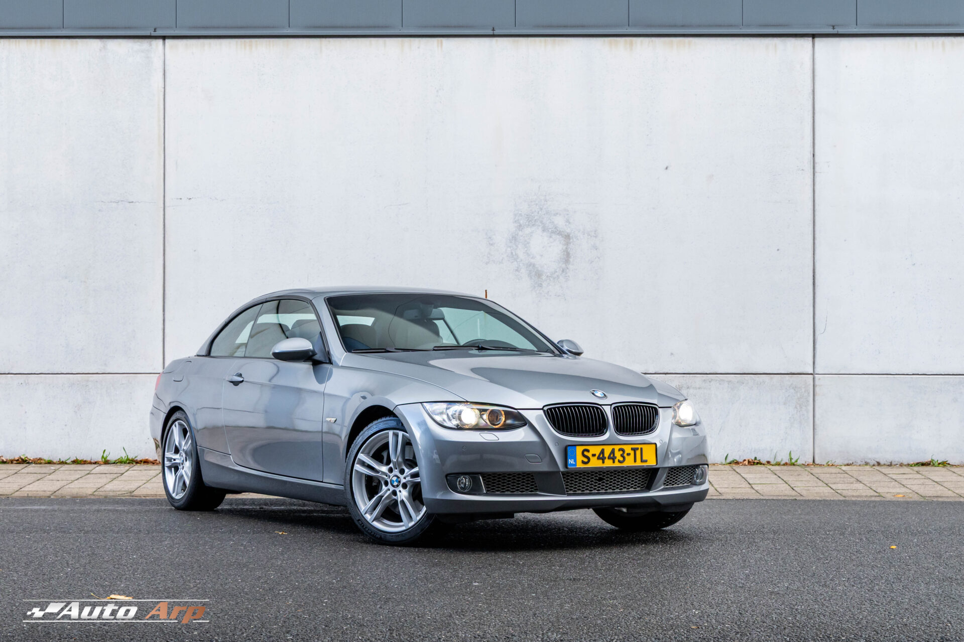 BMW E93 335i youngtimer in superb condition | Auto Arp
